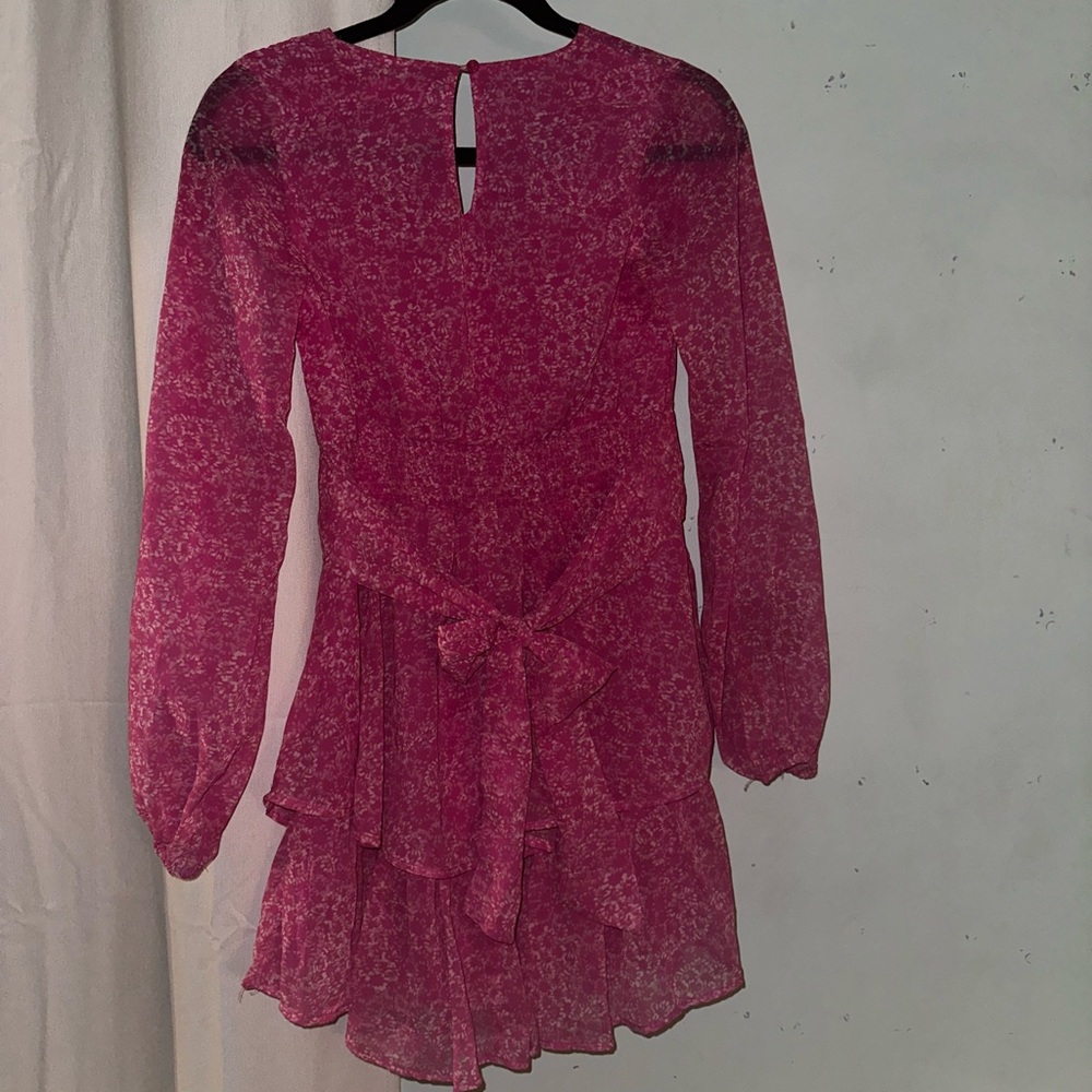 Flowey scoop neck mini dress.